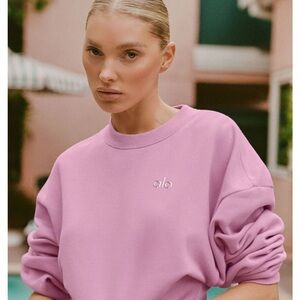 ALO Yoga Women's Light Candy Pink Cropped Sweatshirt